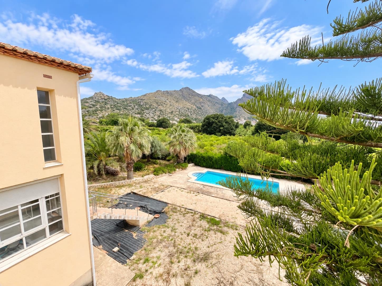 Chalet de 5 habitaciones en Ráfol de Almunia en venta con piscina garaje - 599.000 € (Ref: 10075381)