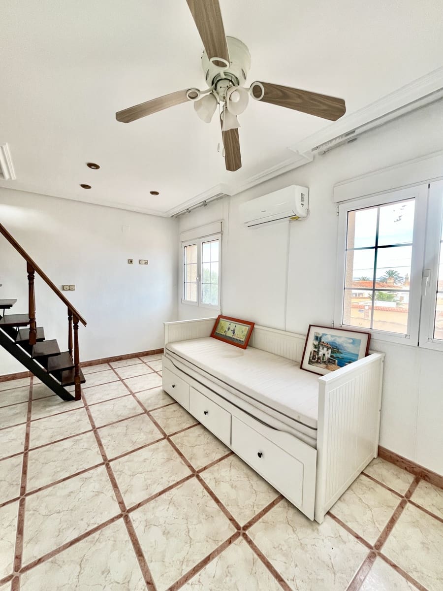 6 slaapkamer Villa te koop in Torrevieja met zwembad garage - € 645.000 (Ref: 9707805)