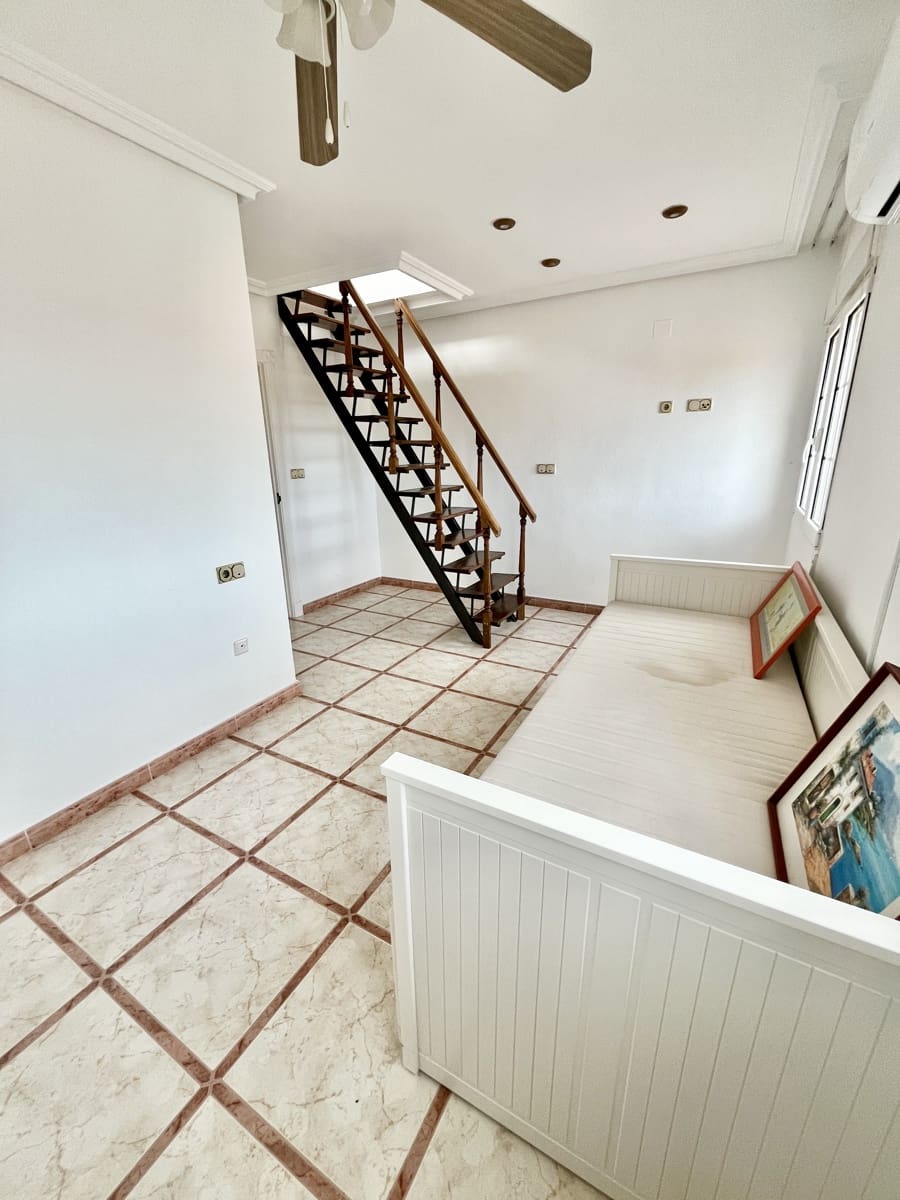 6 slaapkamer Villa te koop in Torrevieja met zwembad garage - € 645.000 (Ref: 9707805)