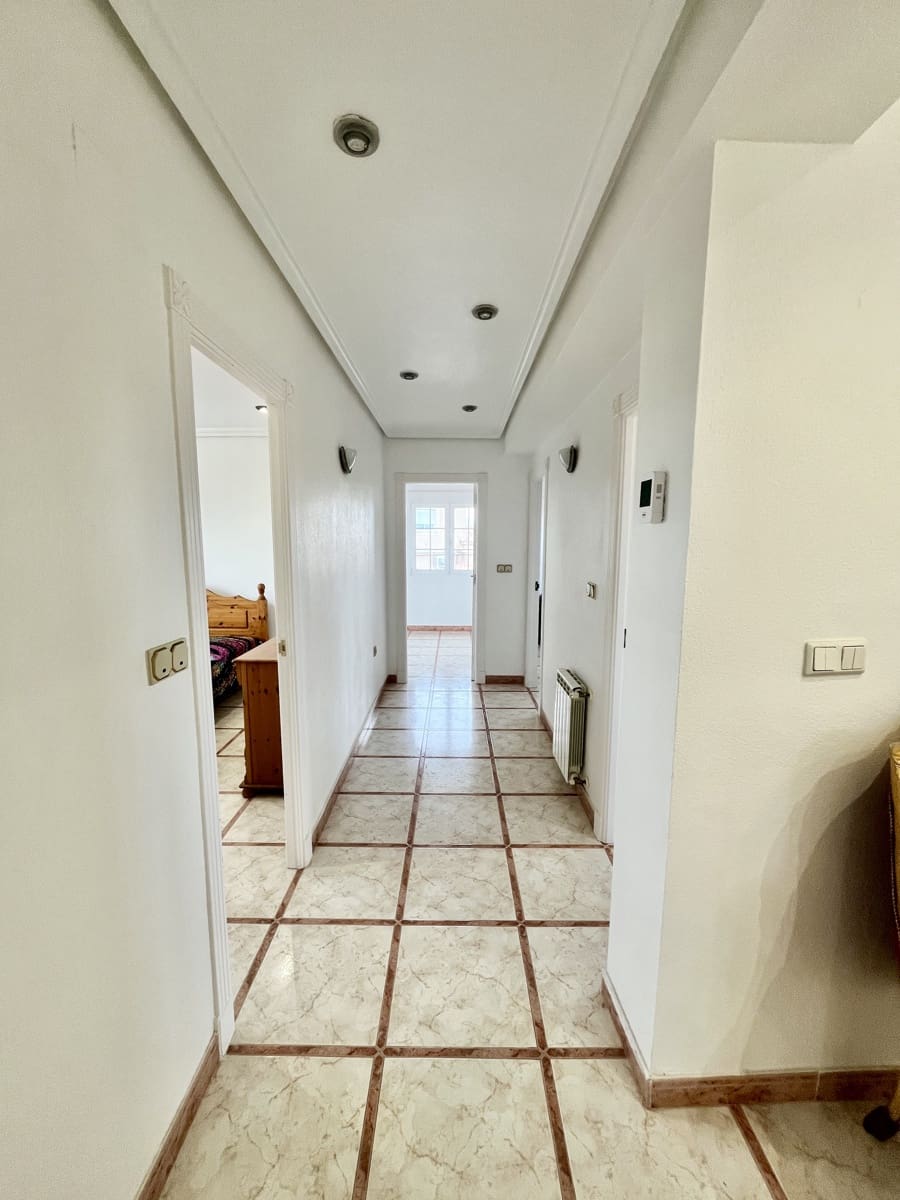 6 slaapkamer Villa te koop in Torrevieja met zwembad garage - € 645.000 (Ref: 9707805)