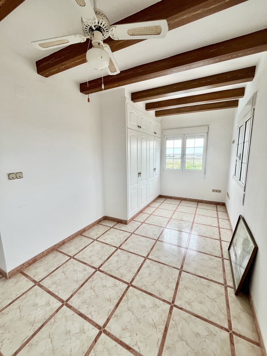 6 slaapkamer Villa te koop in Torrevieja met zwembad garage - € 645.000 (Ref: 9707805)