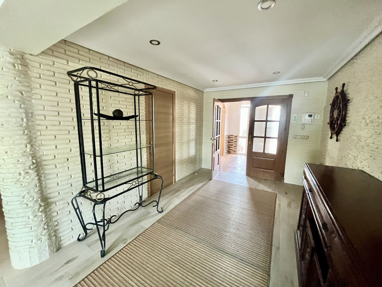 6 slaapkamer Villa te koop in Torrevieja met zwembad garage - € 645.000 (Ref: 9707805)