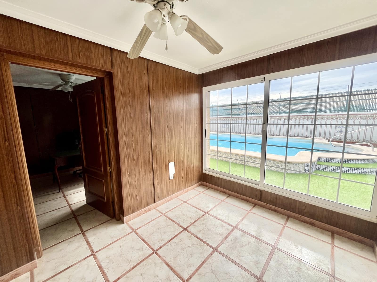 6 slaapkamer Villa te koop in Torrevieja met zwembad garage - € 645.000 (Ref: 9707805)