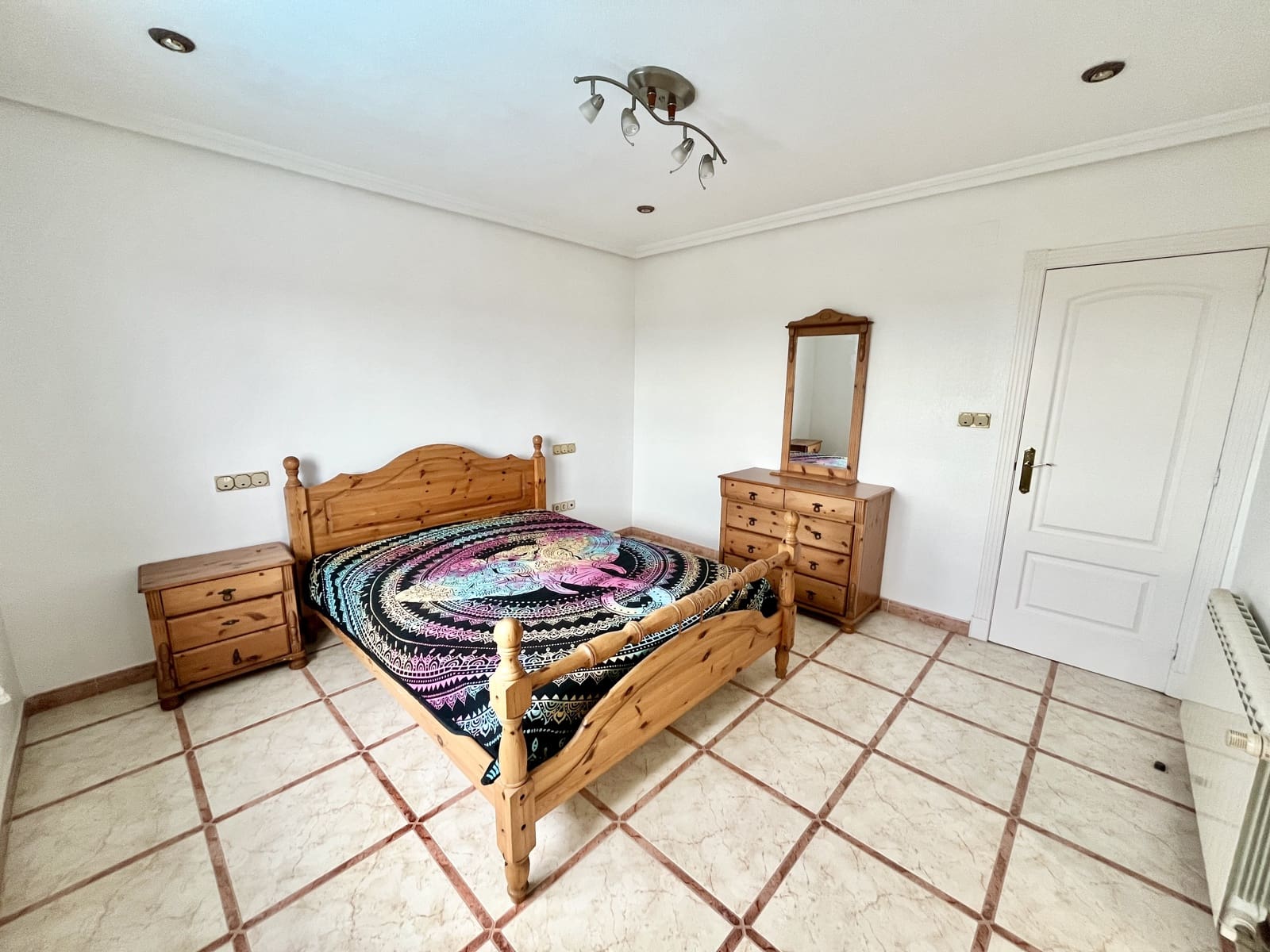 6 slaapkamer Villa te koop in Torrevieja met zwembad garage - € 645.000 (Ref: 9707805)