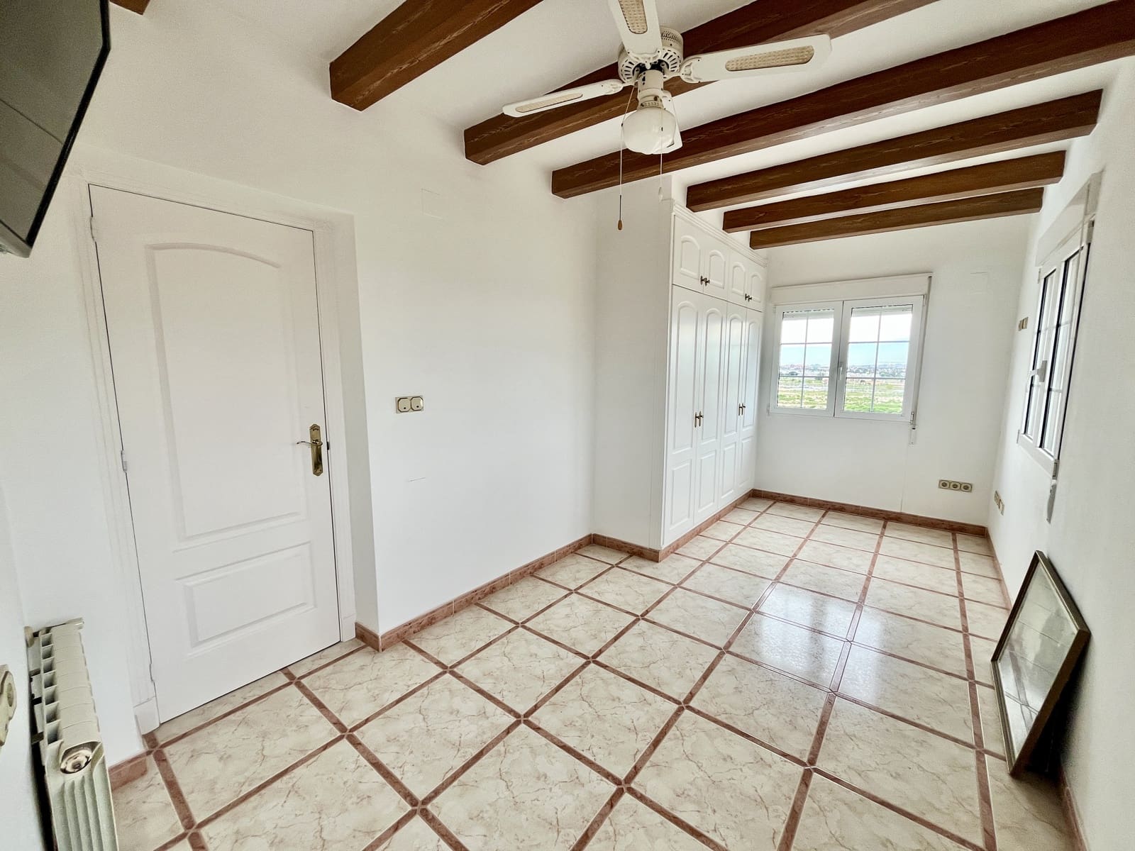 6 slaapkamer Villa te koop in Torrevieja met zwembad garage - € 645.000 (Ref: 9707805)