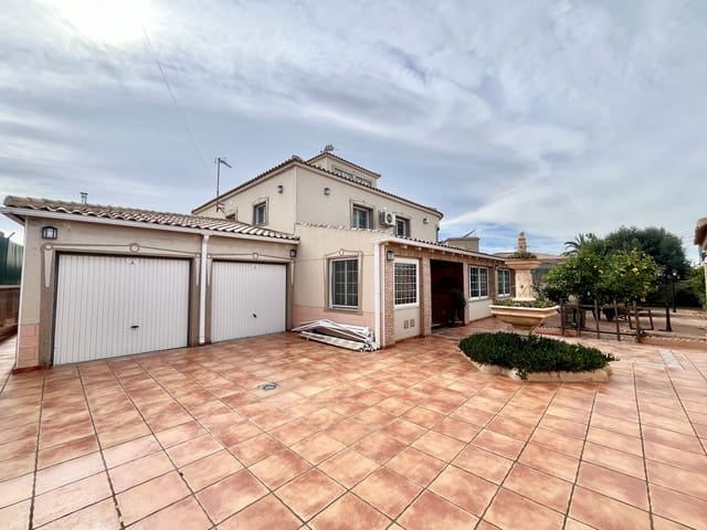 6 slaapkamer Villa te koop in El Chaparral, Torrevieja met zwembad garage - € 645.000 (Ref: 9707805)