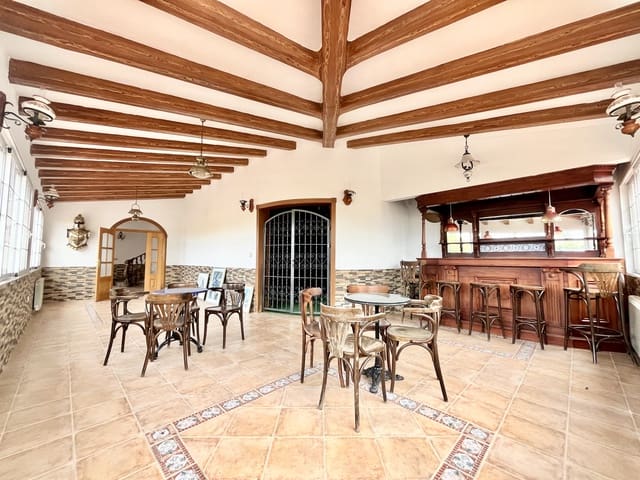 6 slaapkamer Villa te koop in El Chaparral, Torrevieja met zwembad garage - € 645.000 (Ref: 9707805)