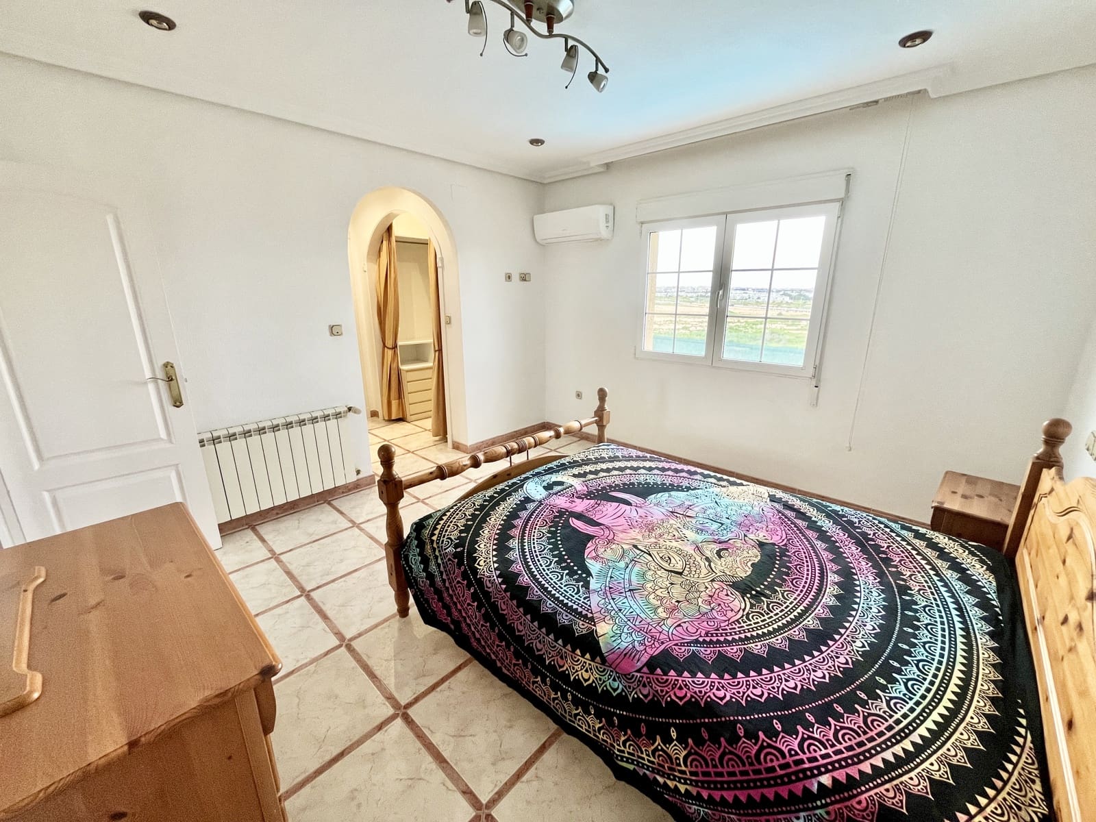 6 slaapkamer Villa te koop in Torrevieja met zwembad garage - € 645.000 (Ref: 9707805)