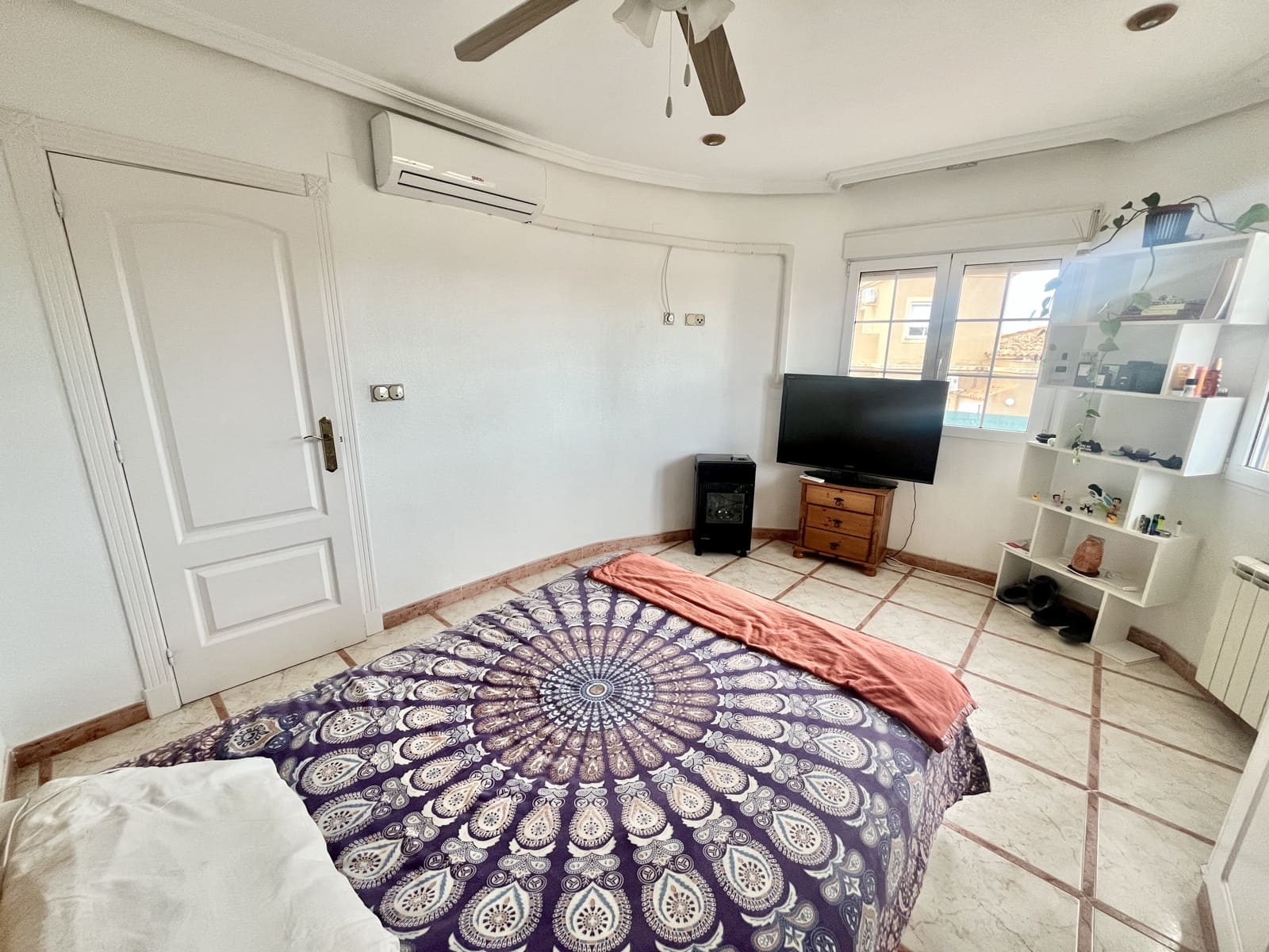 6 slaapkamer Villa te koop in Torrevieja met zwembad garage - € 645.000 (Ref: 9707805)