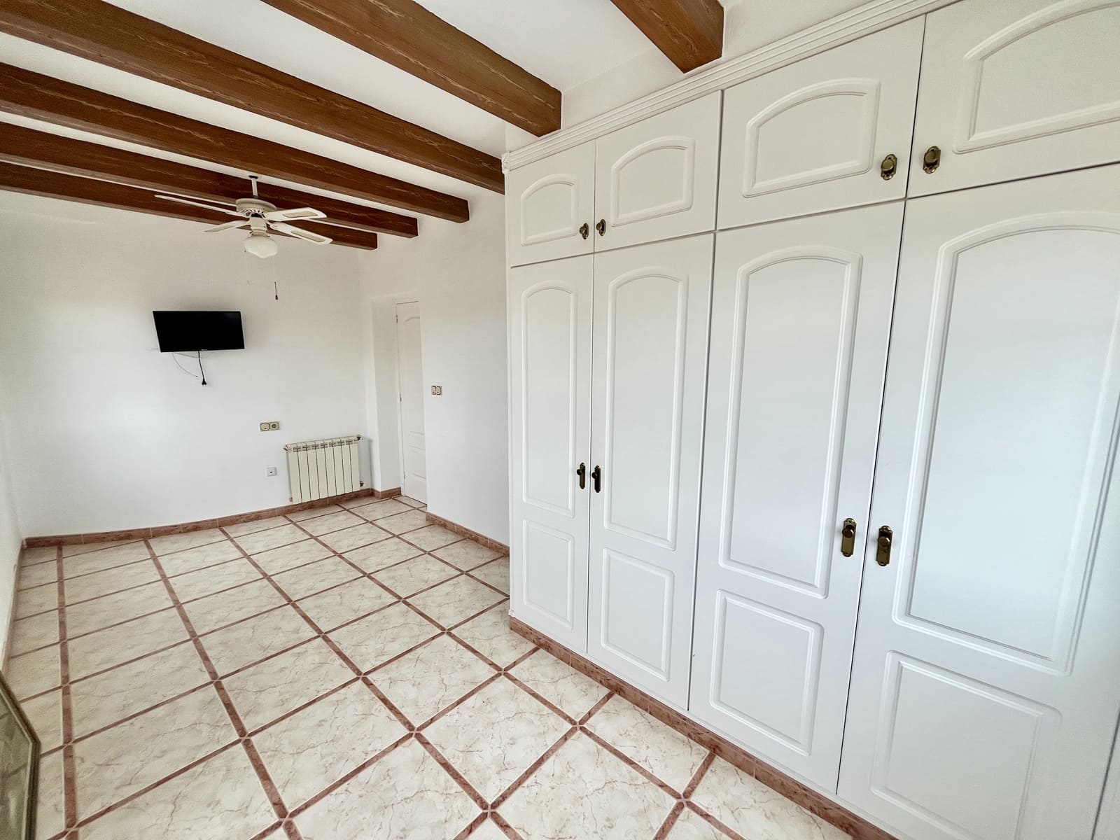 6 slaapkamer Villa te koop in Torrevieja met zwembad garage - € 645.000 (Ref: 9707805)