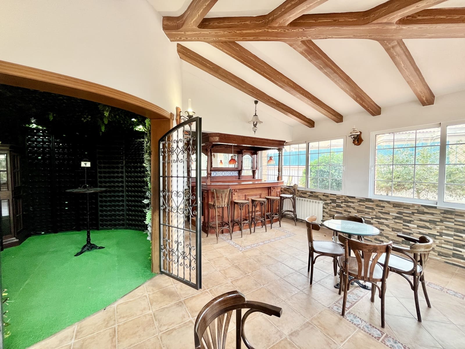 6 slaapkamer Villa te koop in Torrevieja met zwembad garage - € 645.000 (Ref: 9707805)