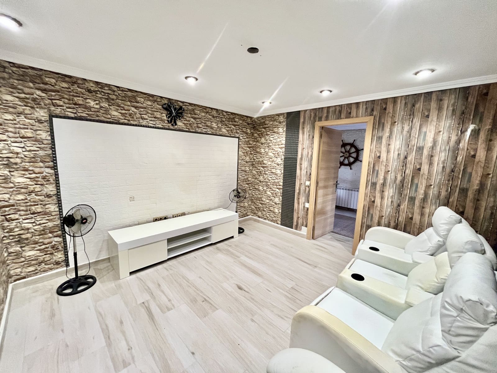 6 slaapkamer Villa te koop in Torrevieja met zwembad garage - € 645.000 (Ref: 9707805)