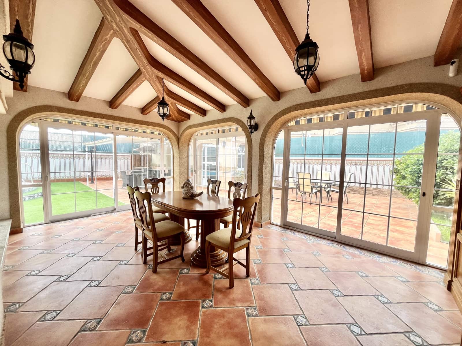 6 slaapkamer Villa te koop in Torrevieja met zwembad garage - € 645.000 (Ref: 9707805)