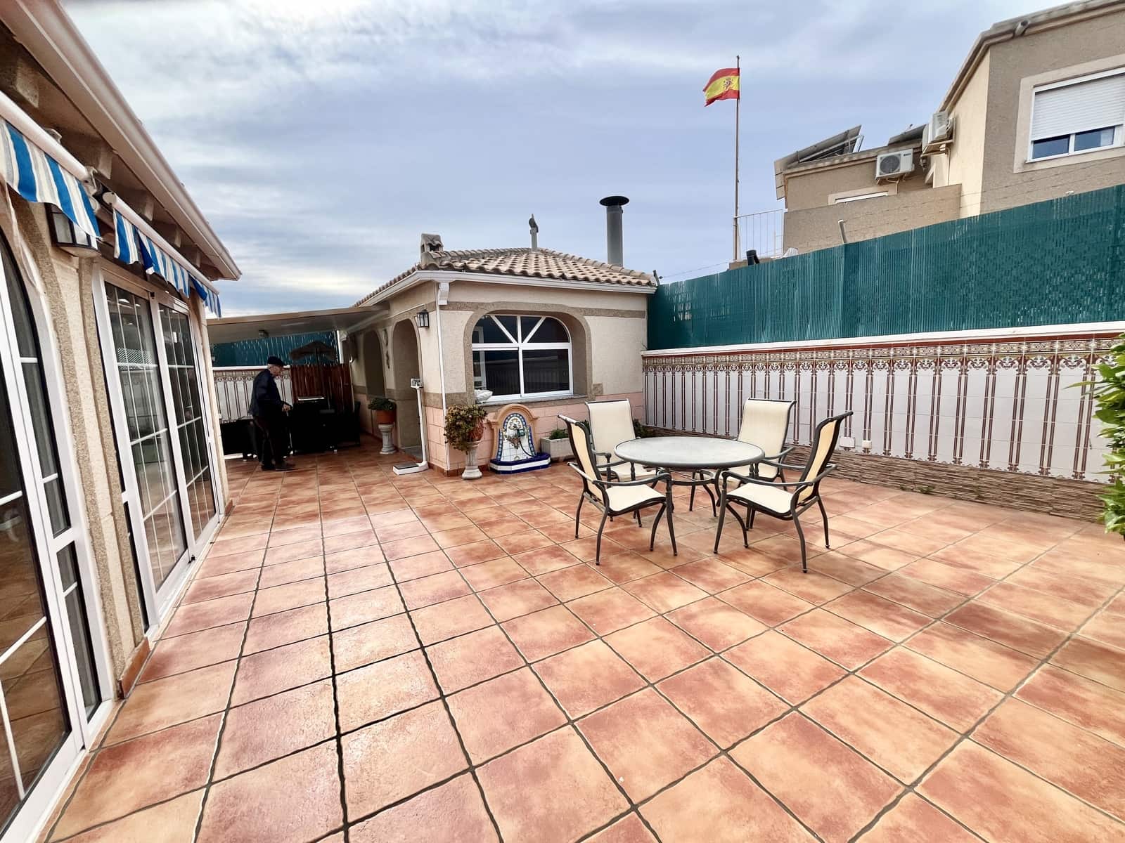 6 slaapkamer Villa te koop in Torrevieja met zwembad garage - € 645.000 (Ref: 9707805)