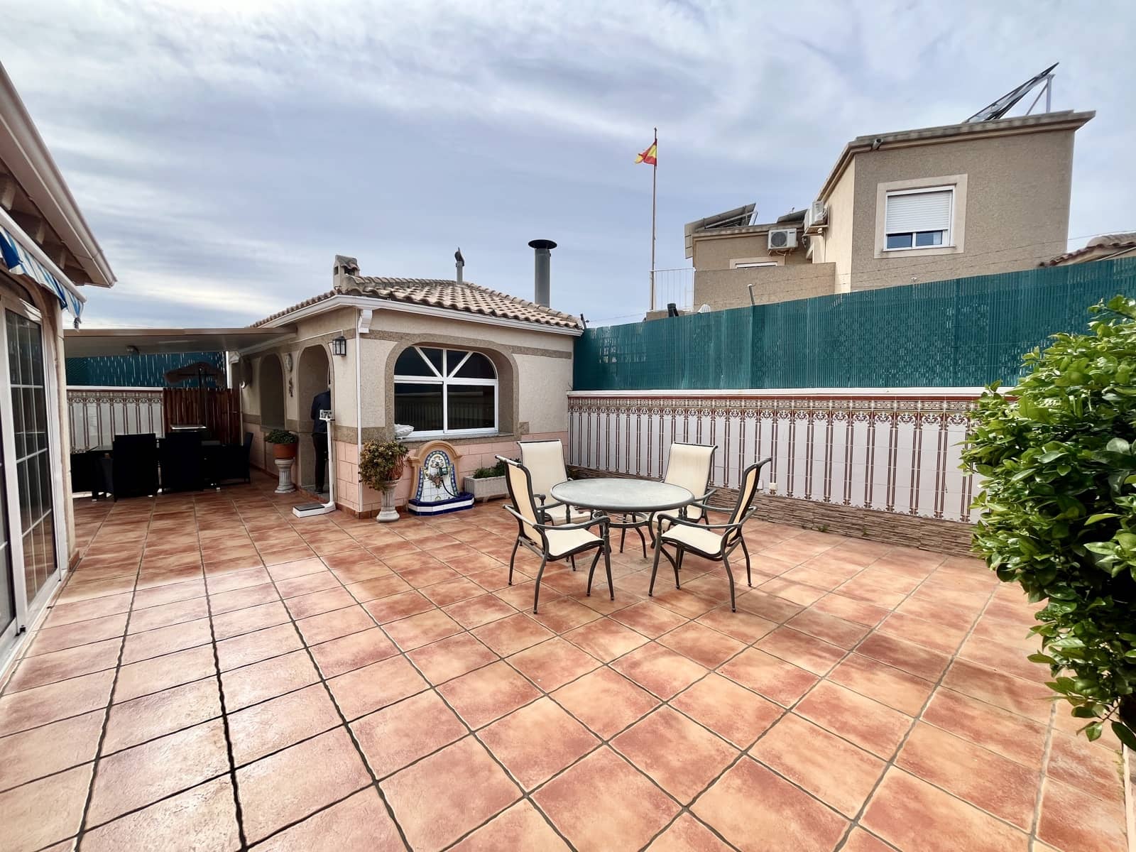 6 slaapkamer Villa te koop in Torrevieja met zwembad garage - € 645.000 (Ref: 9707805)