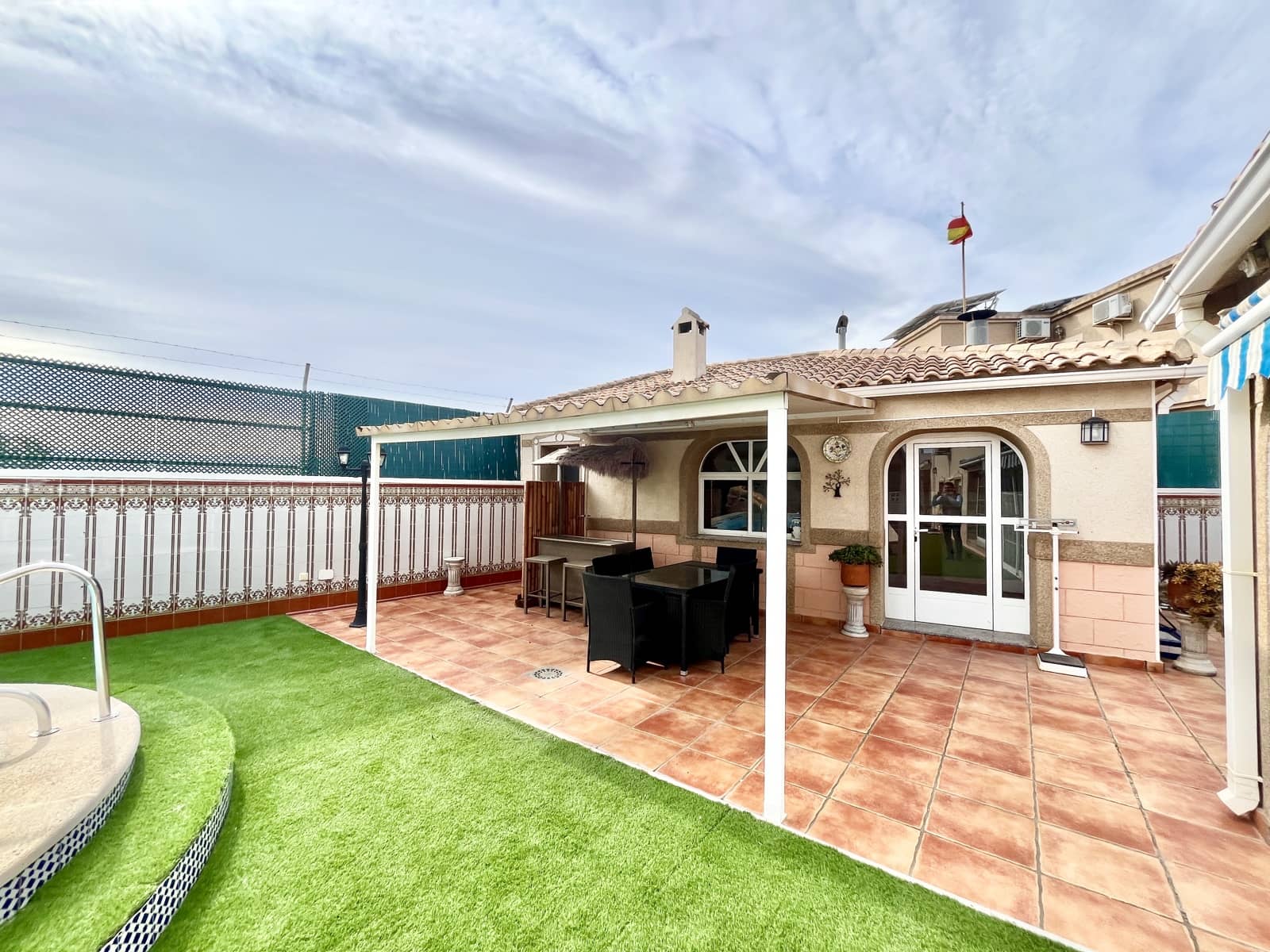 6 slaapkamer Villa te koop in Torrevieja met zwembad garage - € 645.000 (Ref: 9707805)