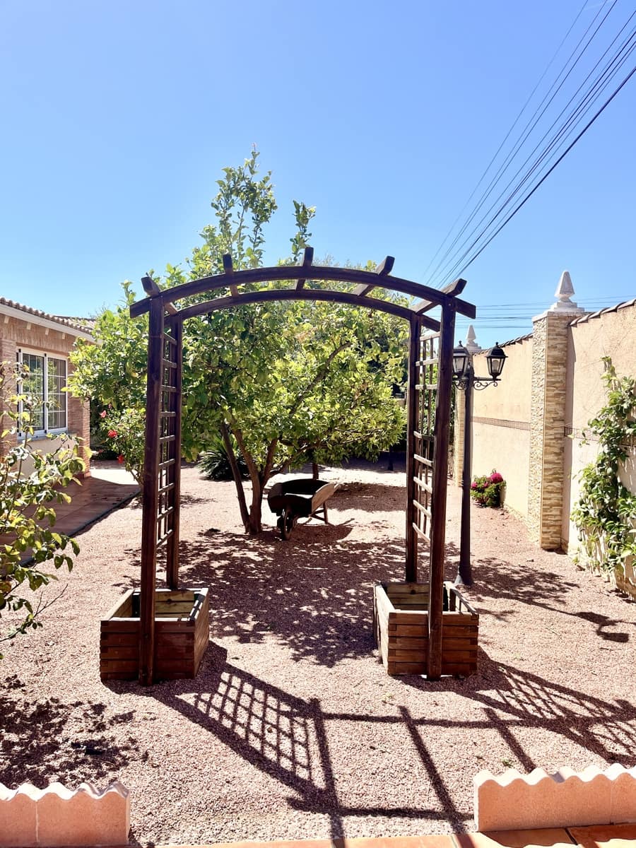 6 soverom Villa til salgs i Torrevieja med svømmebasseng garasje - € 599 000 (Ref: 9707805)