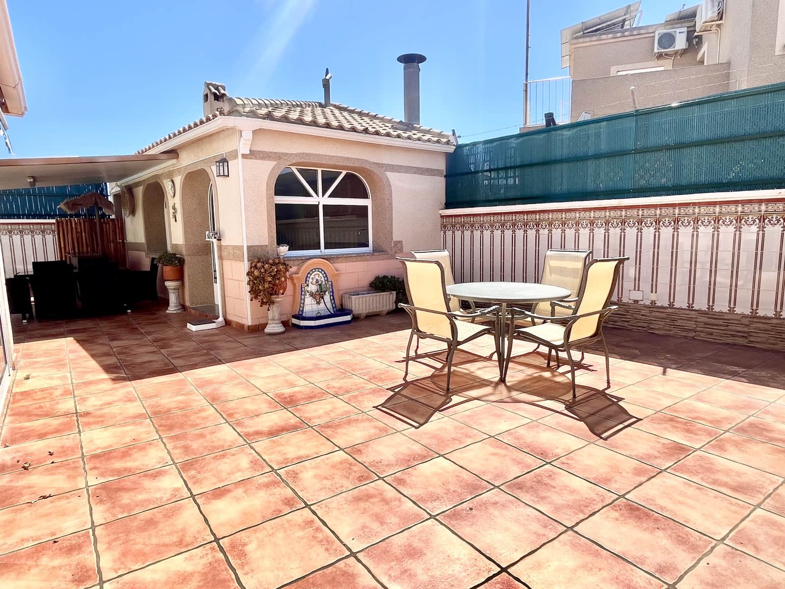 6 soverom Villa til salgs i Torrevieja med svømmebasseng garasje - € 599 000 (Ref: 9707805)