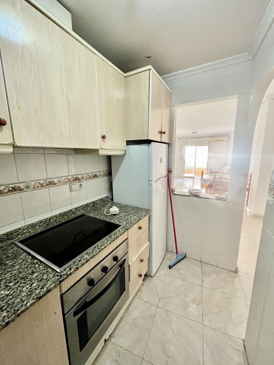 2 bedroom Apartment for sale in Torrevieja - € 120,000 (Ref: 9709122)