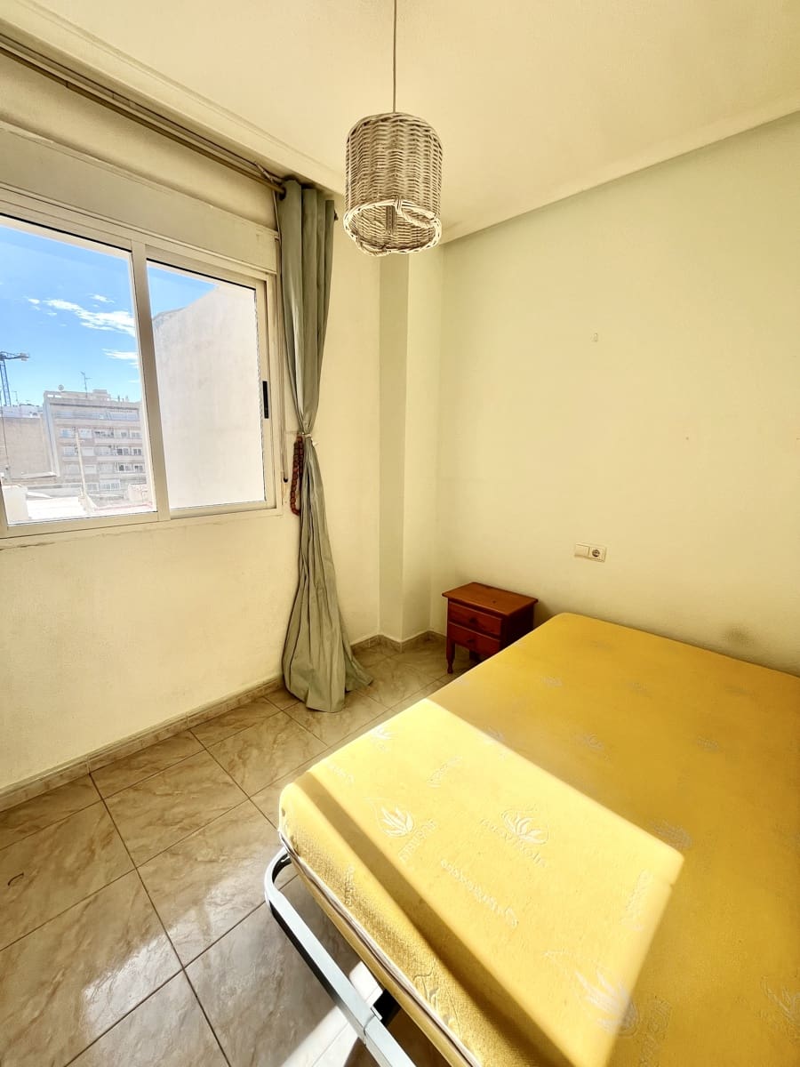 2 bedroom Apartment for sale in Torrevieja - € 120,000 (Ref: 9709122)