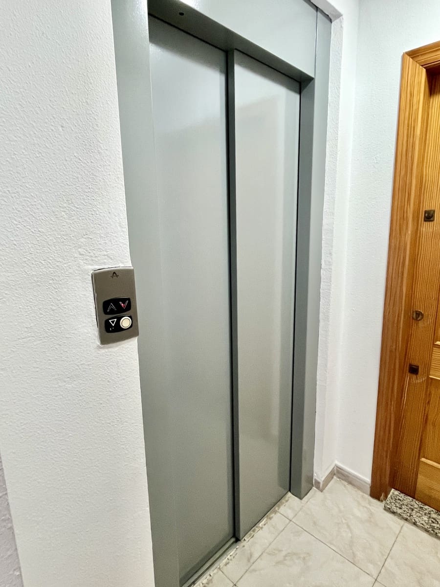 2 bedroom Apartment for sale in Torrevieja - € 120,000 (Ref: 9709122)