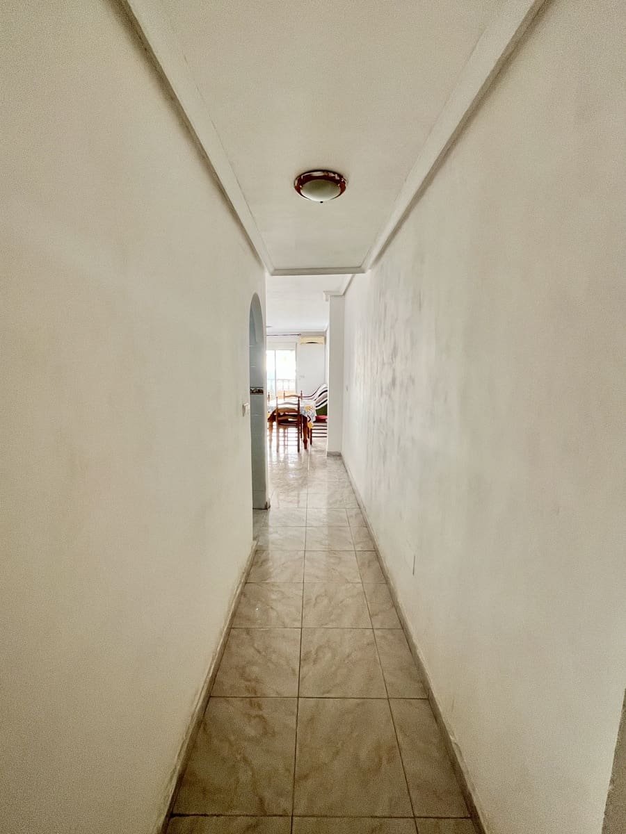 2 bedroom Apartment for sale in Torrevieja - € 120,000 (Ref: 9709122)