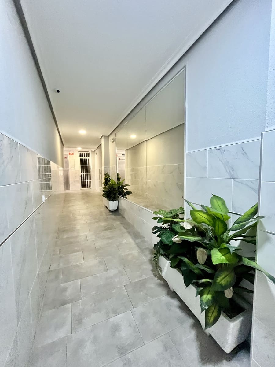 2 bedroom Apartment for sale in Torrevieja - € 120,000 (Ref: 9709122)