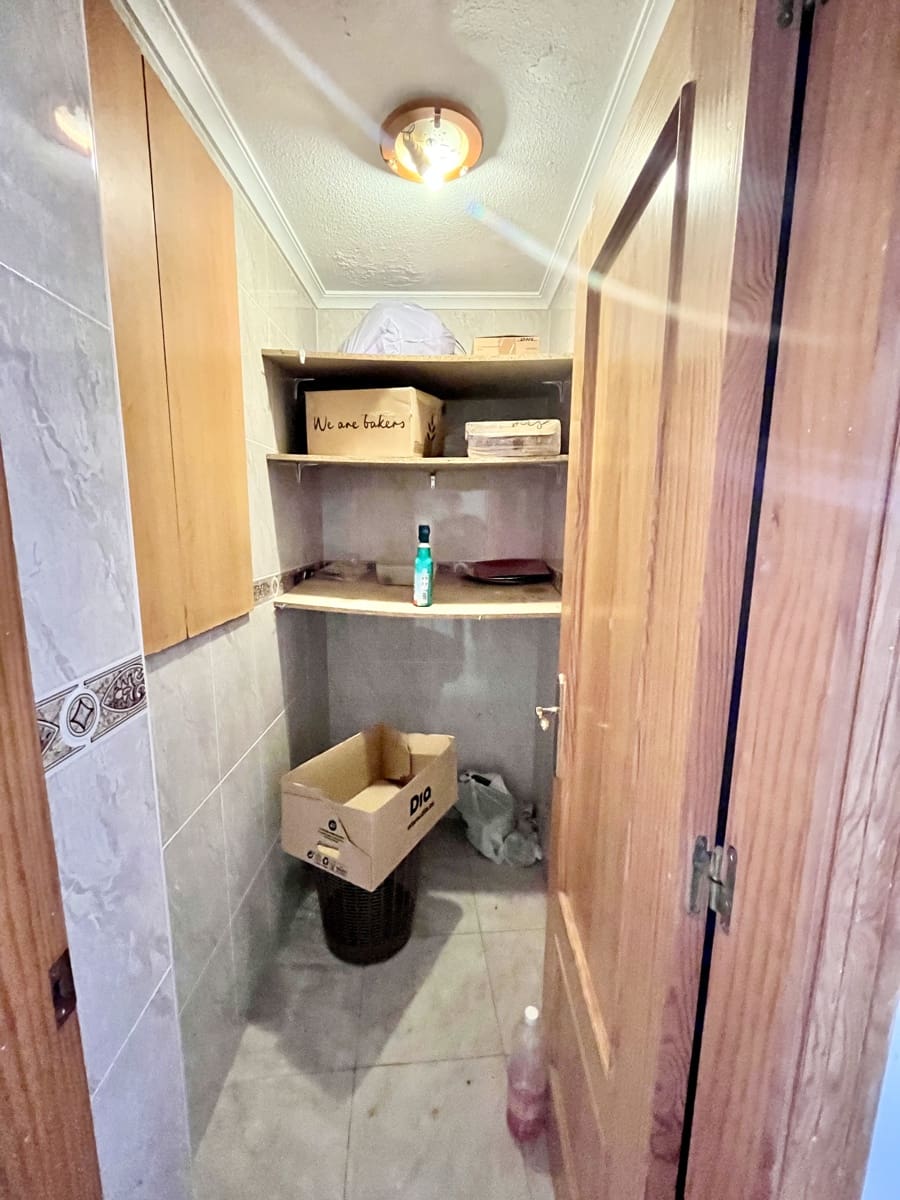 2 bedroom Apartment for sale in Torrevieja - € 120,000 (Ref: 9709122)