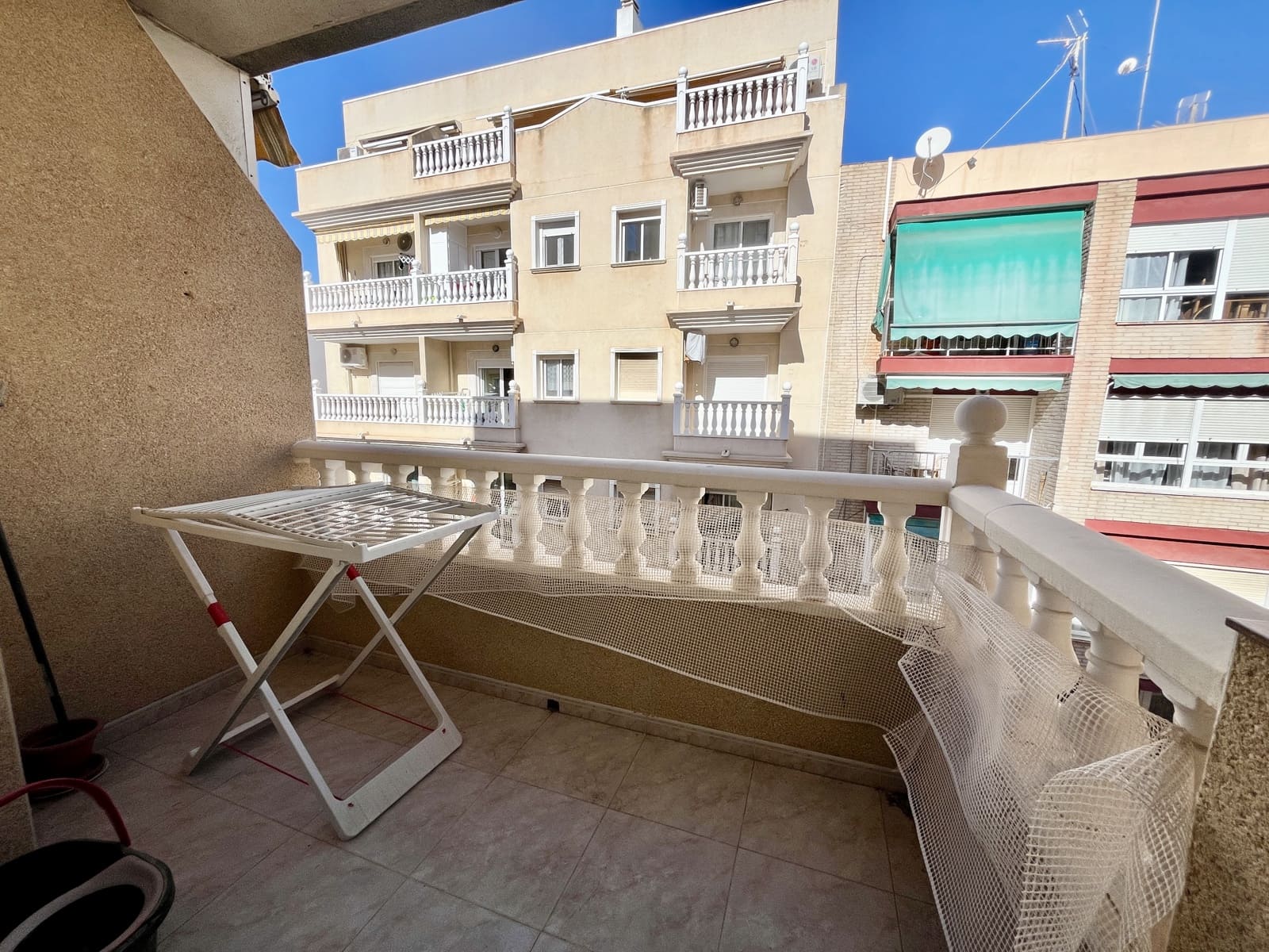 2 bedroom Apartment for sale in Torrevieja - € 120,000 (Ref: 9709122)