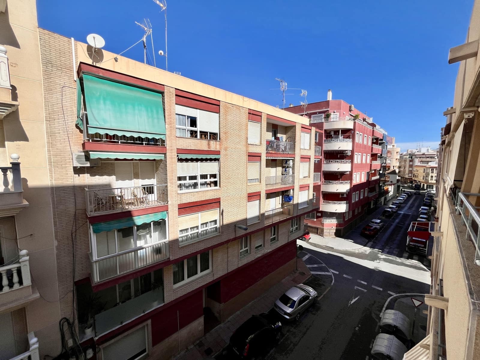 2 bedroom Apartment for sale in Torrevieja - € 120,000 (Ref: 9709122)