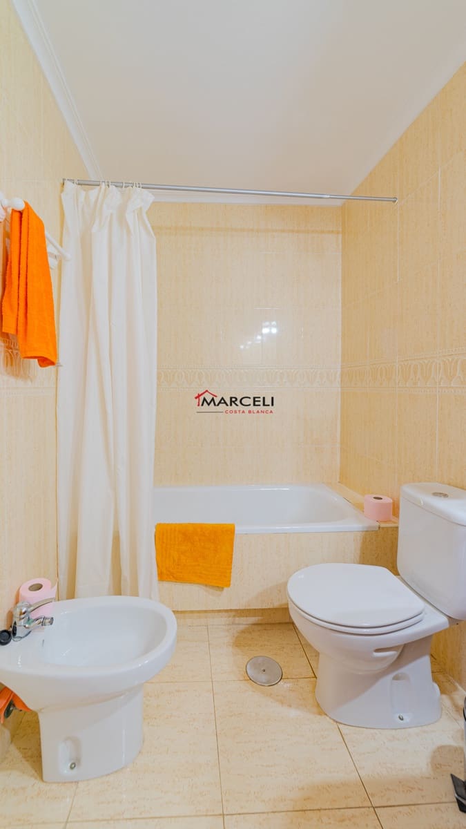 2 soverom Penthouse til salgs i Orihuela Costa med svømmebasseng - € 229 000 (Ref: 9709175)