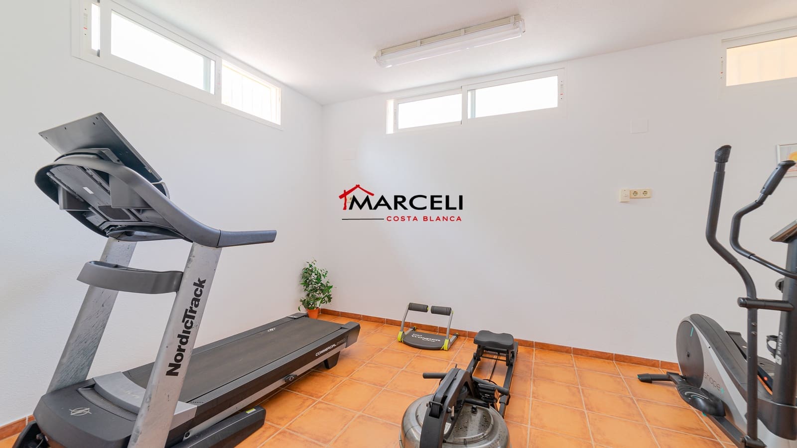 2 soverom Penthouse til salgs i Orihuela Costa med svømmebasseng - € 229 000 (Ref: 9709175)