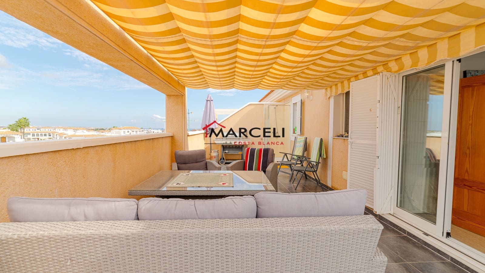 2 soverom Penthouse til salgs i Orihuela Costa med svømmebasseng - € 229 000 (Ref: 9709175)