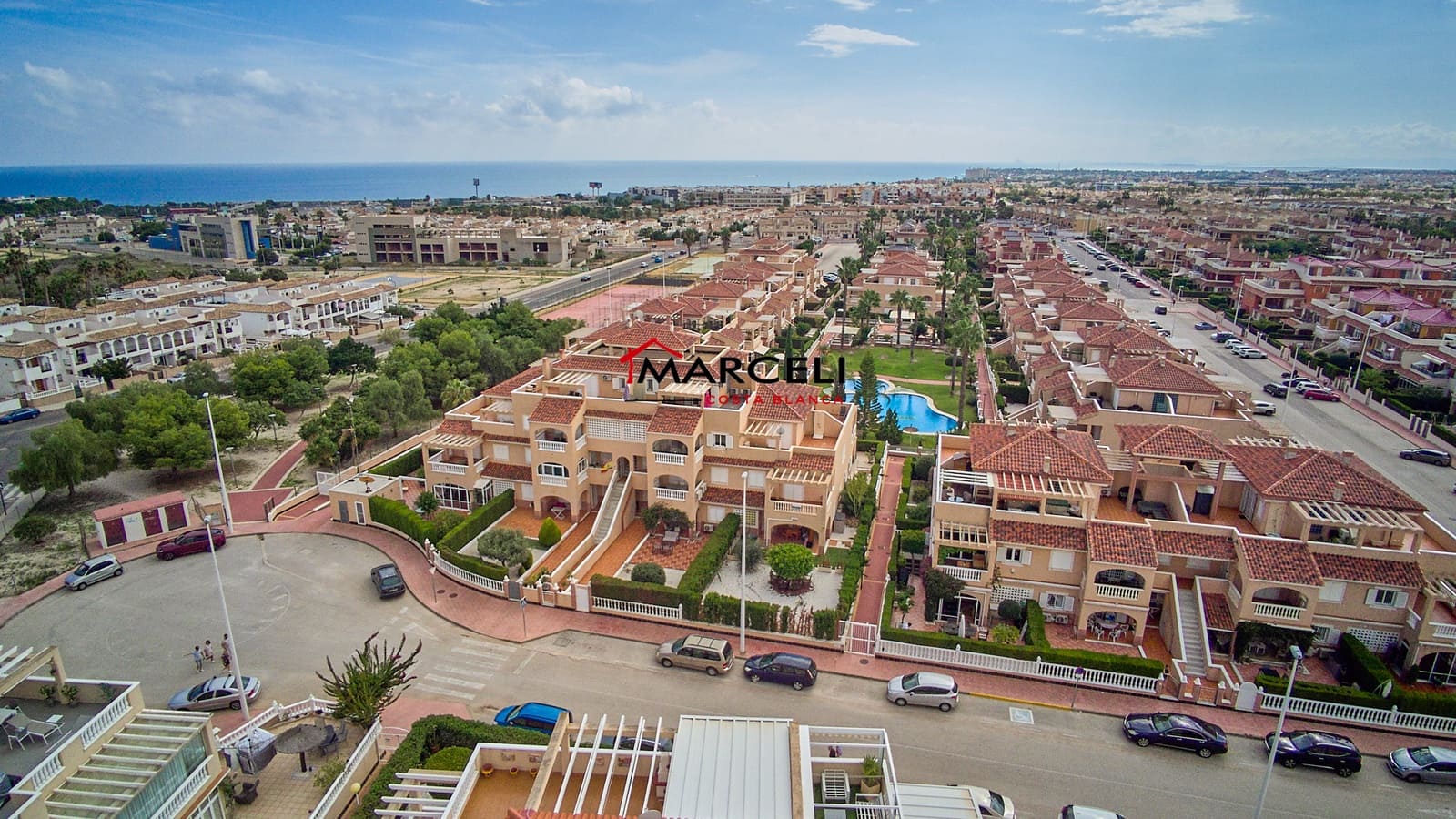 2 soverom Penthouse til salgs i Orihuela Costa med svømmebasseng - € 229 000 (Ref: 9709175)