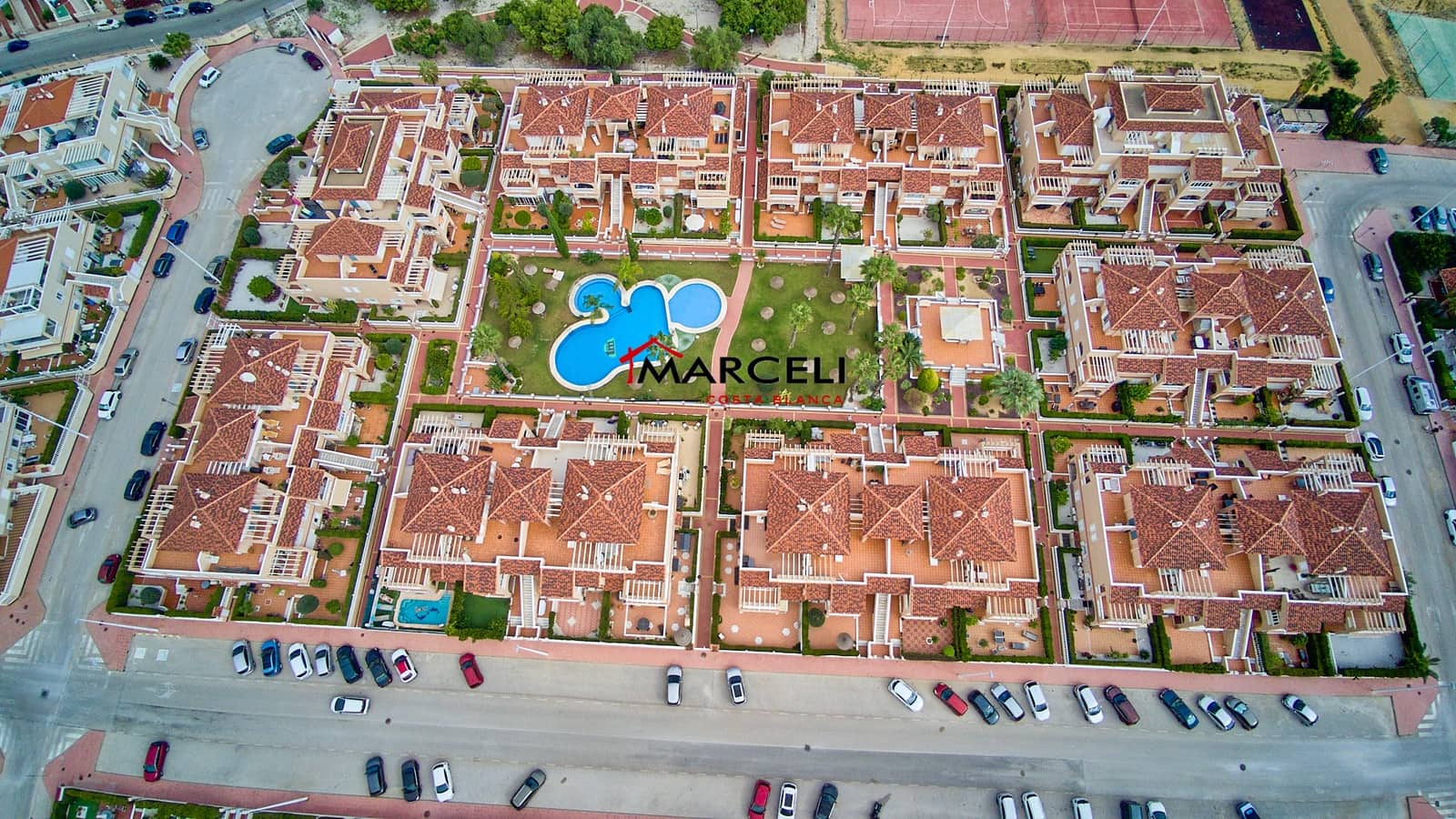 2 soverom Penthouse til salgs i Orihuela Costa med svømmebasseng - € 229 000 (Ref: 9709175)