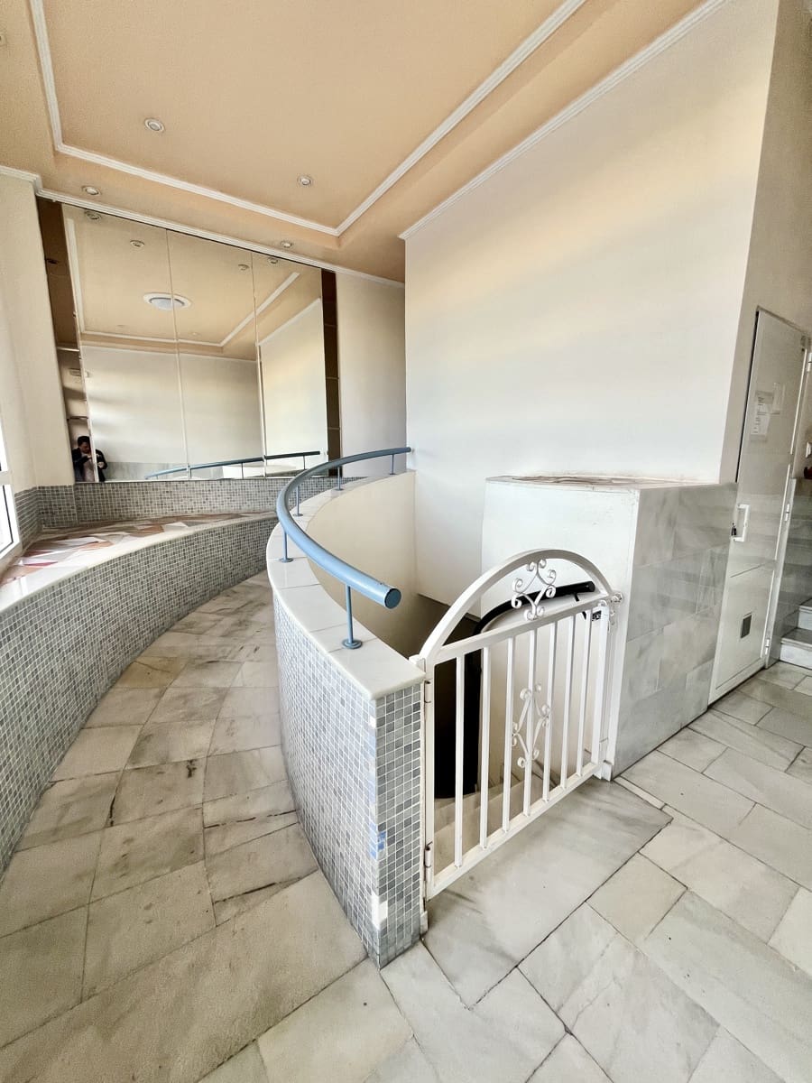 1 quarto Penthouse para venda em Torrevieja com piscina - 115 000 € (Ref: 9713621)