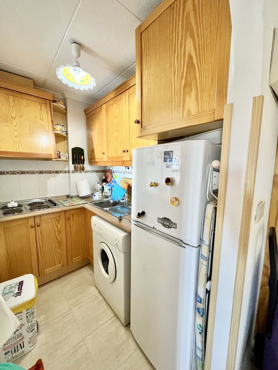 1 quarto Penthouse para venda em Torrevieja com piscina - 115 000 € (Ref: 9713621)