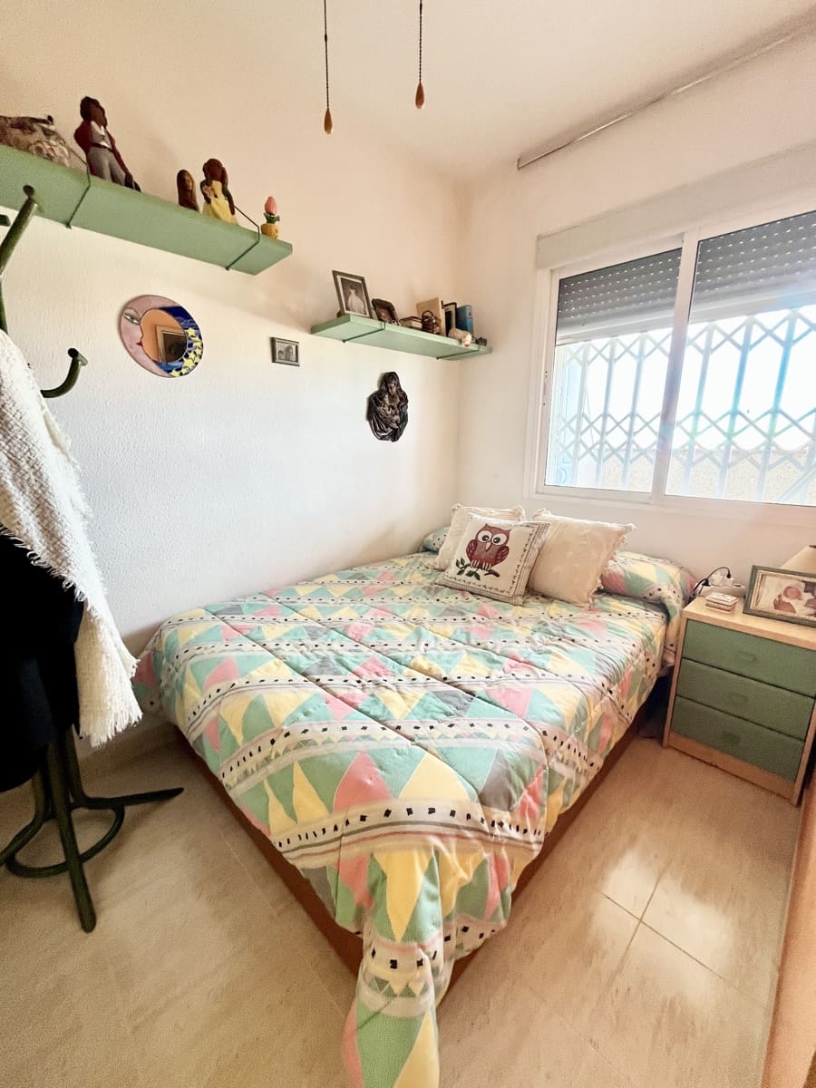 1 quarto Penthouse para venda em Torrevieja com piscina - 115 000 € (Ref: 9713621)