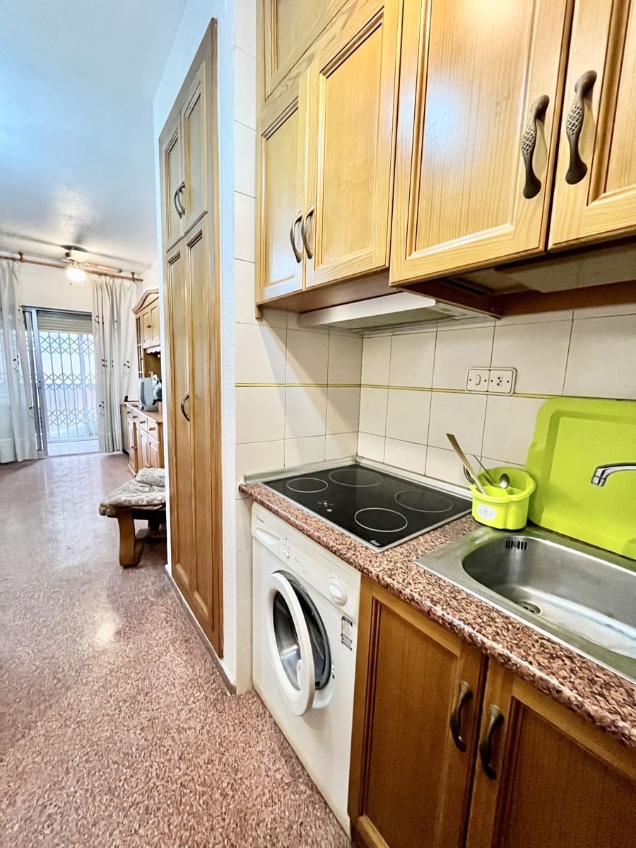 Studio til salg i Torrevieja - € 79.000 (Ref: 9714158)