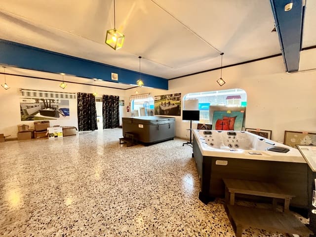 Local Commercial à vendre à Los Montesinos - 690 000 € (Ref: 9725117)