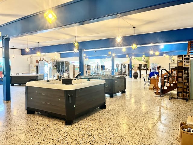 Local Commercial à vendre à Los Montesinos - 690 000 € (Ref: 9725117)