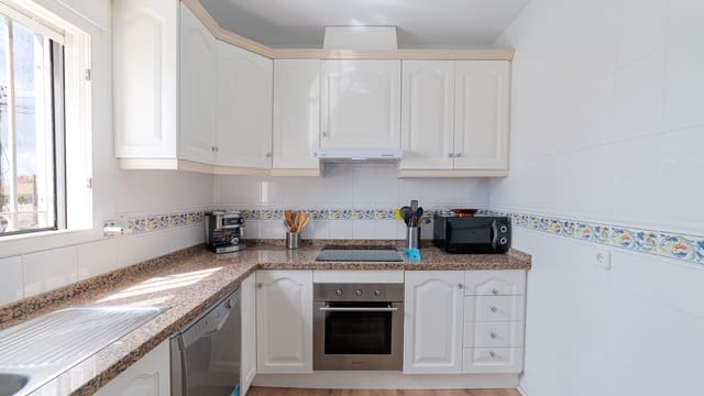 3 slaapkamer Villa te koop in Las Filipinas met zwembad garage - € 399.000 (Ref: 9733865)