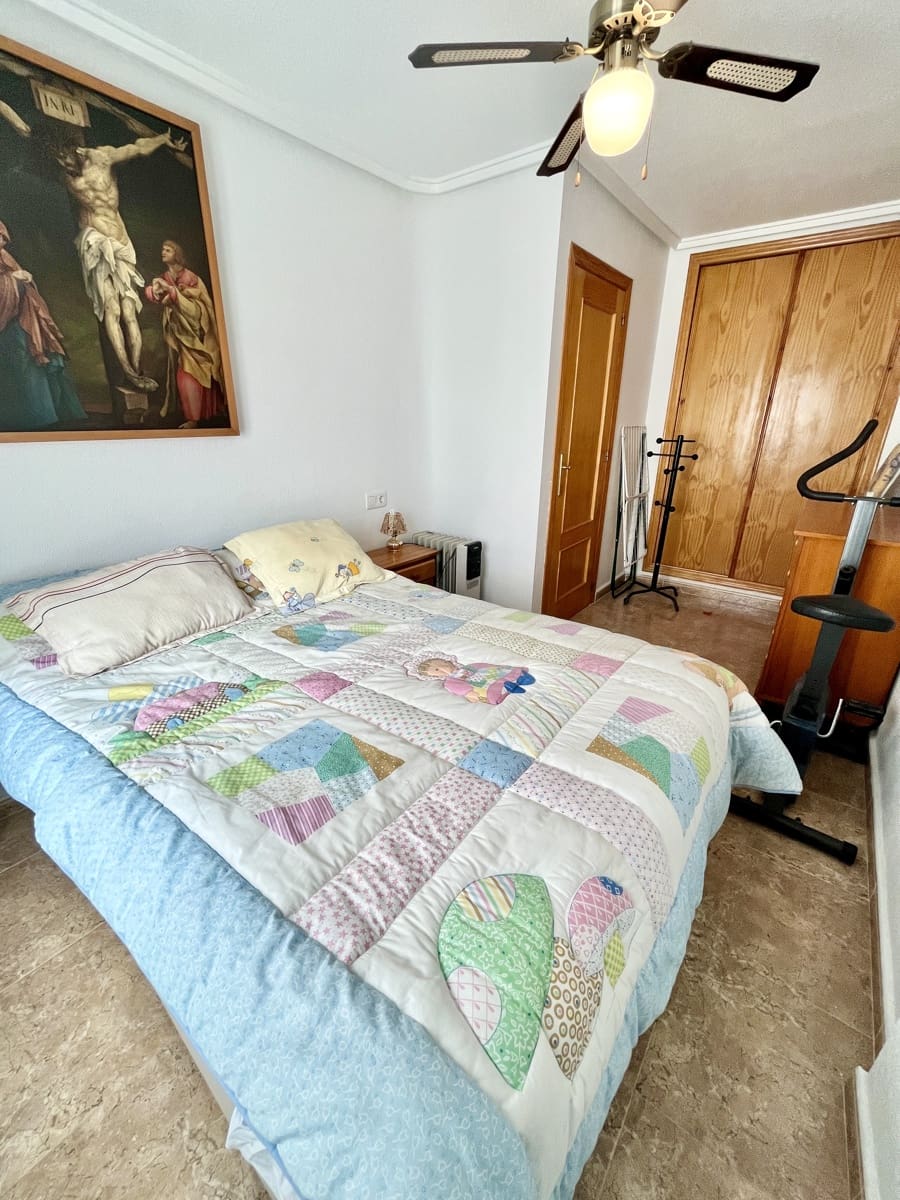 1 bedroom Flat for sale in Torrevieja with pool garage - € 125,000 (Ref: 9733869)