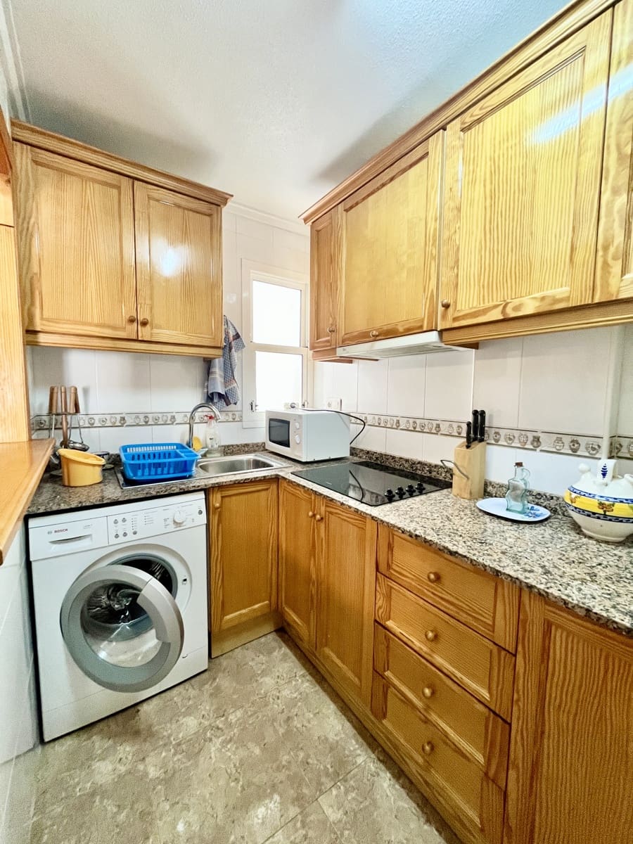 1 bedroom Flat for sale in Torrevieja with pool garage - € 125,000 (Ref: 9733869)