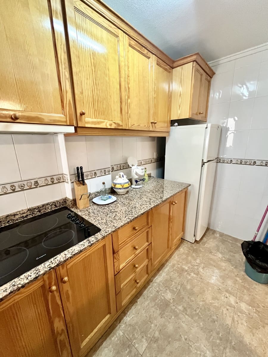 1 bedroom Flat for sale in Torrevieja with pool garage - € 125,000 (Ref: 9733869)