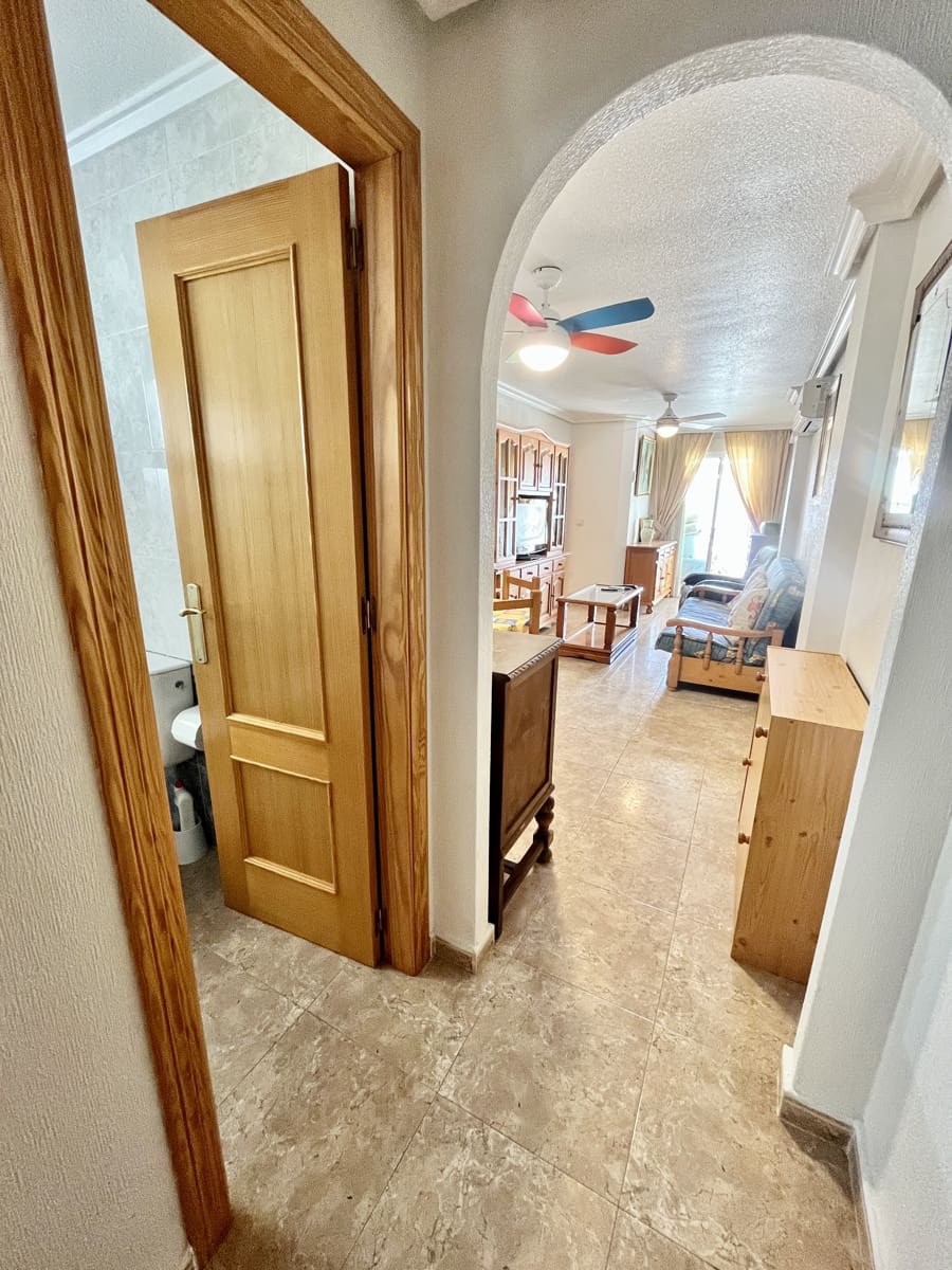 1 bedroom Flat for sale in Torrevieja with pool garage - € 125,000 (Ref: 9733869)