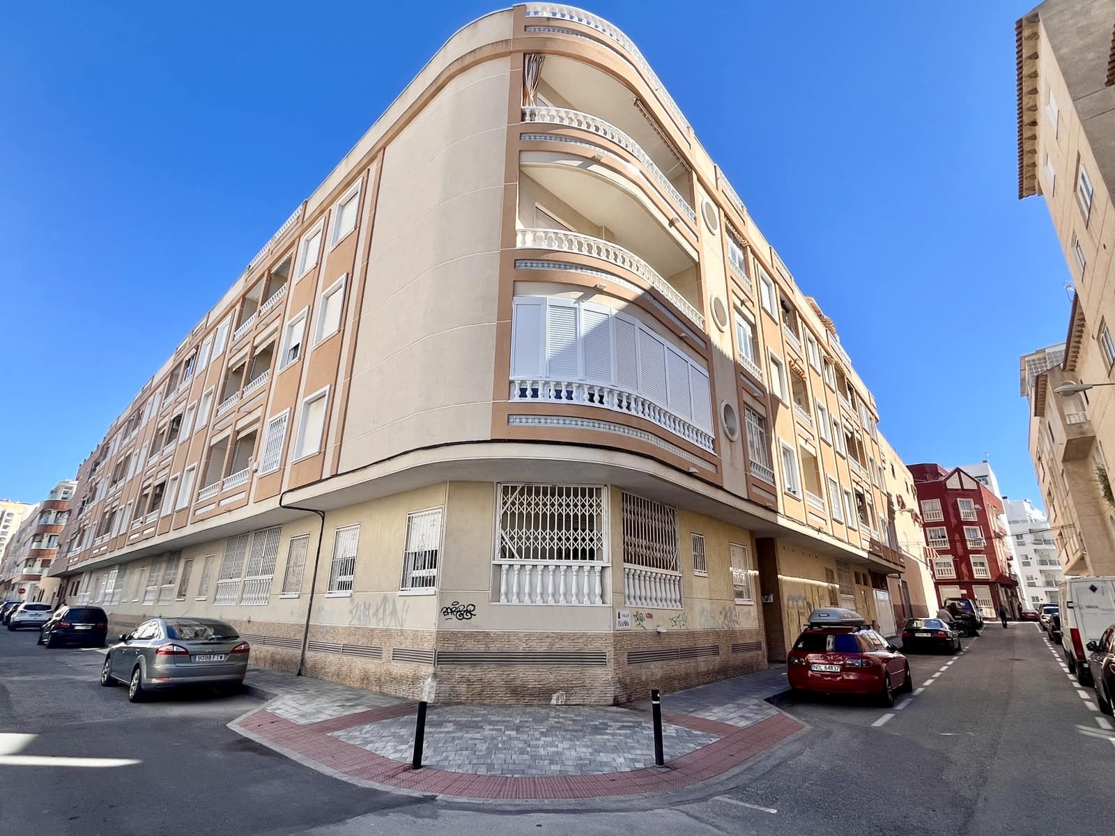 1 bedroom Flat for sale in Torrevieja with pool garage - € 125,000 (Ref: 9733869)