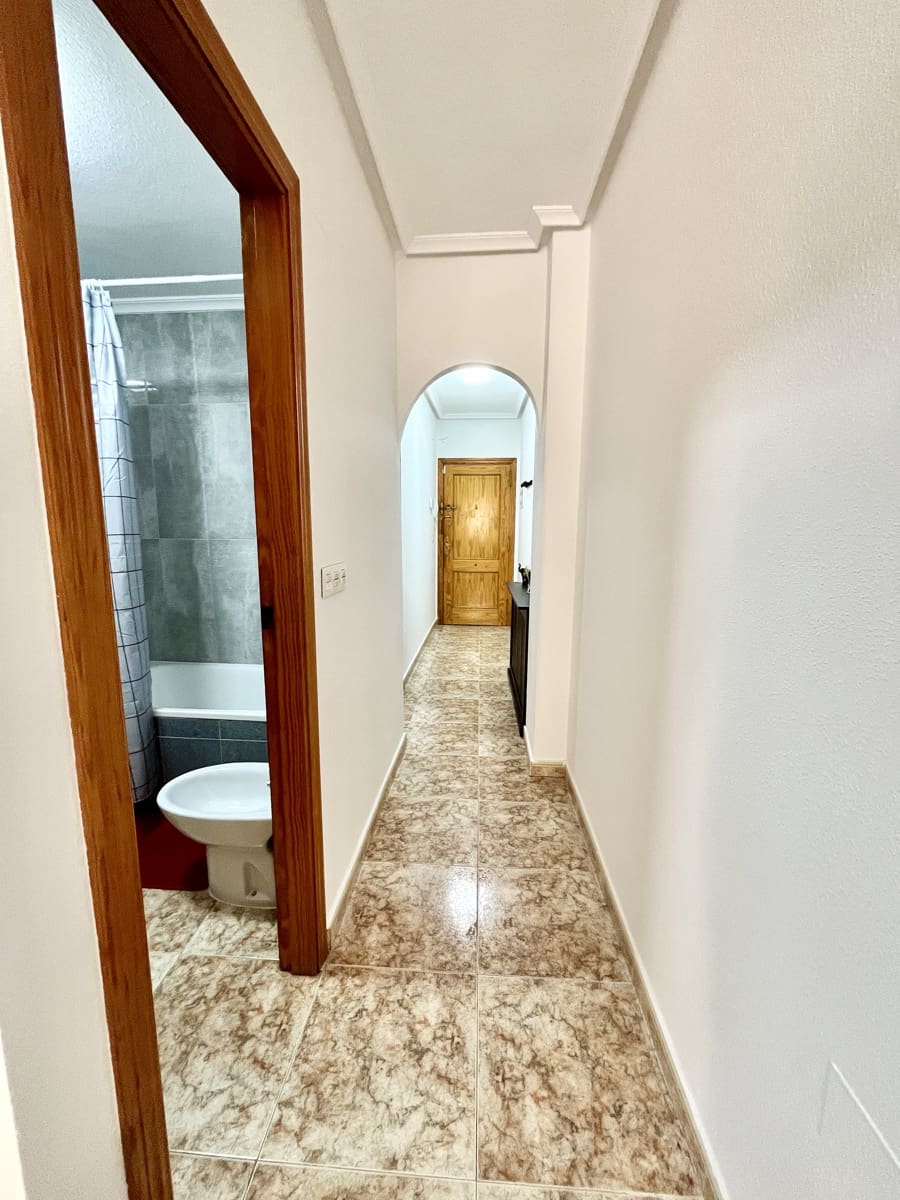 1 soverom Leilighet til salgs i Torrevieja med svømmebasseng - € 105 000 (Ref: 9750965)