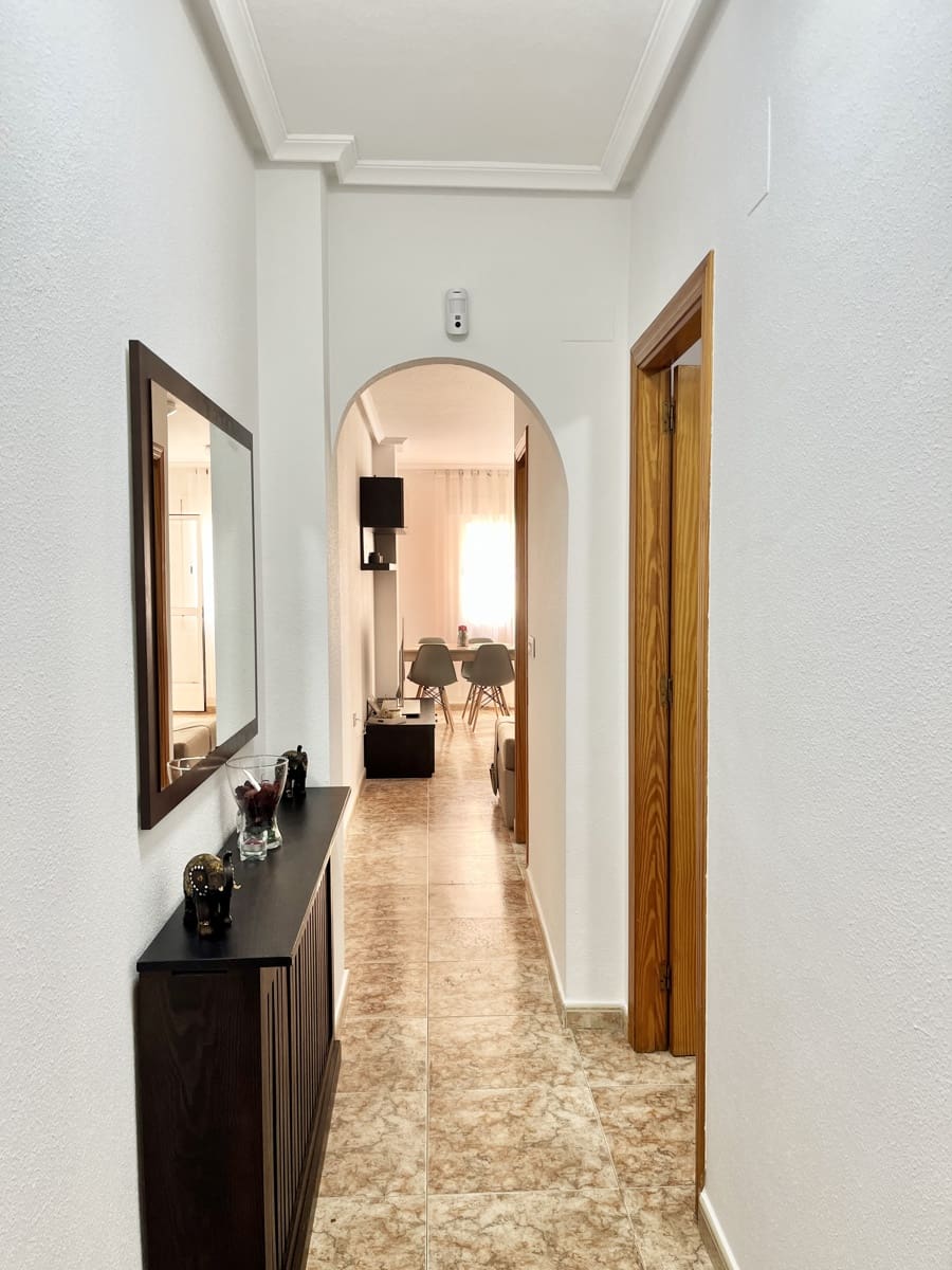 1 soverom Leilighet til salgs i Torrevieja med svømmebasseng - € 105 000 (Ref: 9750965)