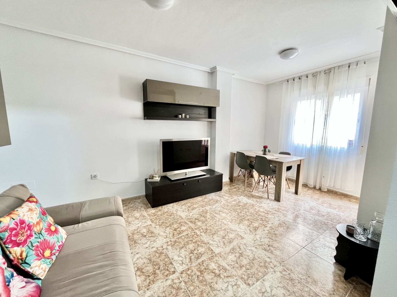 1 soverom Leilighet til salgs i Torrevieja med svømmebasseng - € 105 000 (Ref: 9750965)